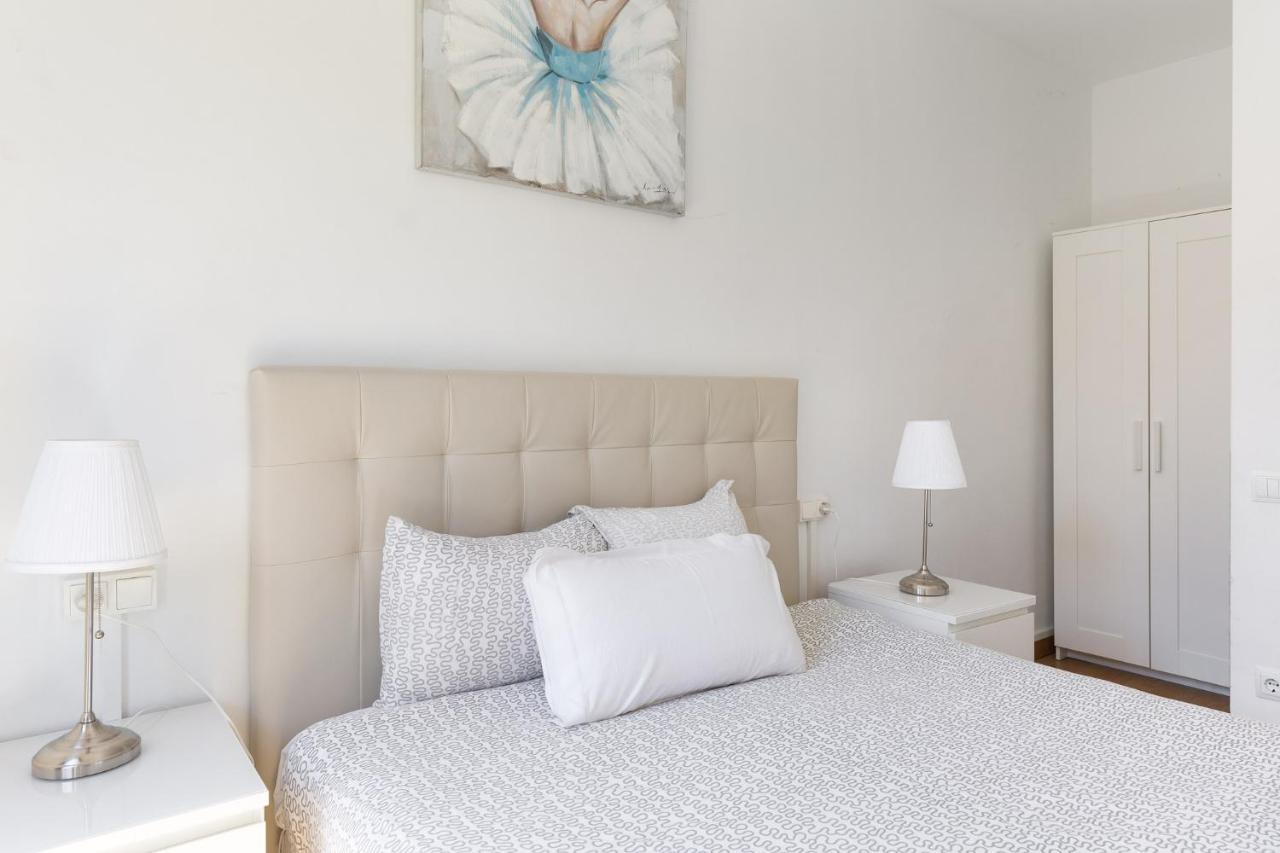 Stay U-Nique Apartments Urgell Barcelona Bagian luar foto